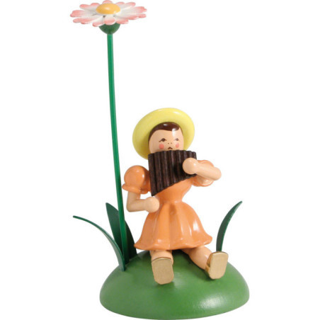 Blumenkind mit Gänseblümchen und Panflöte sitzend - 12 cm