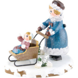 Winterkinder Mädchen mit Kinderschlitten - 7 cm
