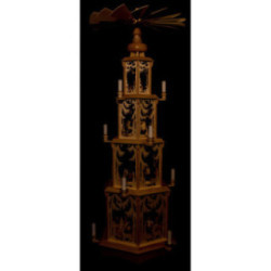 4-stöckige Pyramide Walddesign - Wachskerzen mit Figuren - 135 cm