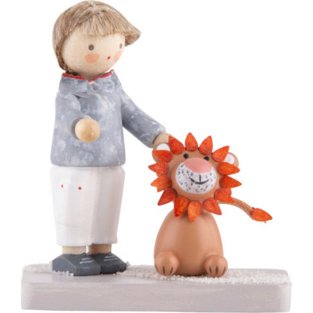 Flachshaarkinder Junge mit Löwe - 4,7 cm