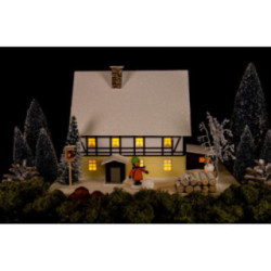 Lighted House - Half-Timber House with Hallway - 29 cm / 11.4 inch