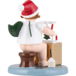 Weihnachtsengel sitzend mit Mütze und Pyramide  - 6,5 cm