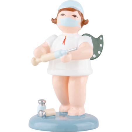 Engel mit Haube und Spritze - 6,5 cm