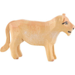 Lion - female - 2,7 cm / 1.1 inch