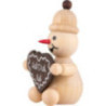 Schneemann Junior "mit Lebkuchenherz" sitzend - 7 cm