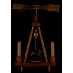 1-Tier Pyramid with Carolers - 25 cm / 9.8 inch