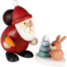 Weihnachtsmann mit Hase und verschneitem Baum  - 9 cm